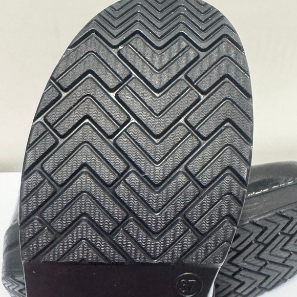 Dansko Black Patent Leather Clogs Size 37 Slip On Nursing Comfort Shoes - Picture 11 of 12